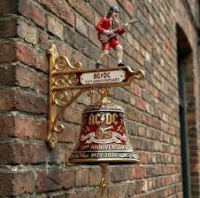 EchoRelic – AC/DC Sammler-Wandglocke in limitierter Auflage