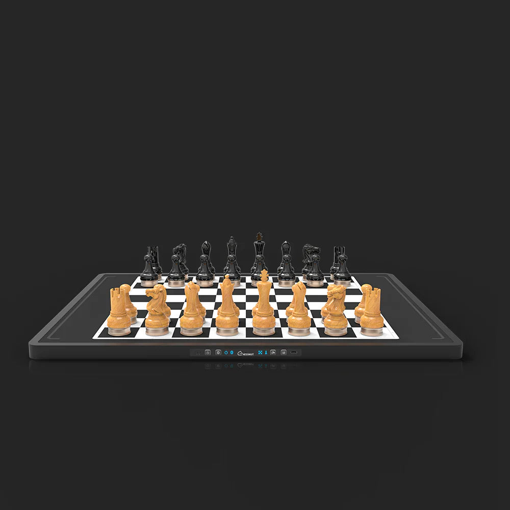 RoboChess – Fortschrittliches Roboter-Schachbrett mit Holzfiguren